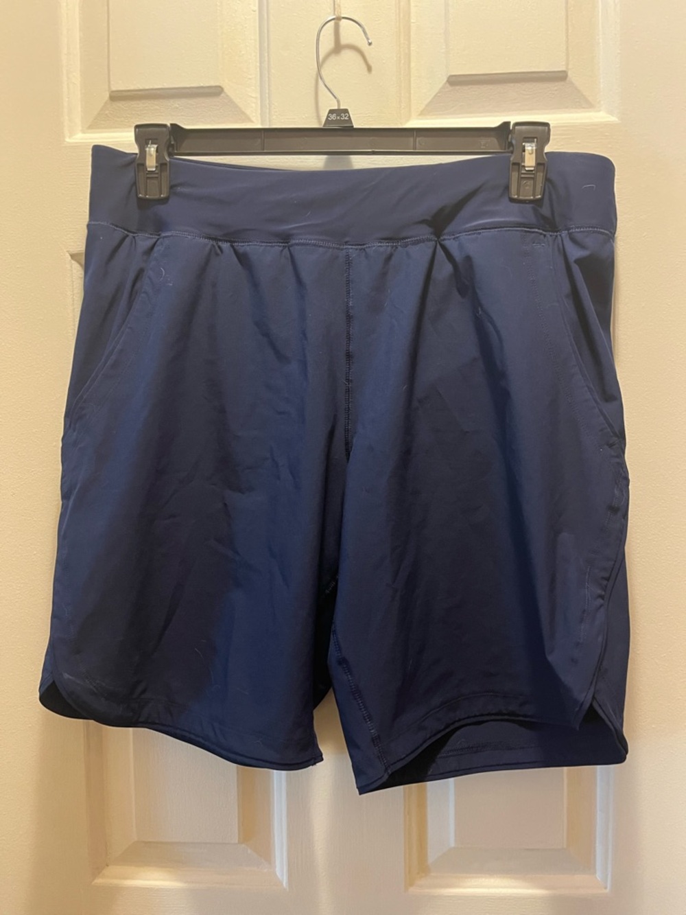 Lands' End Deep Navy 9” board shorts with Side Pockets, size 14